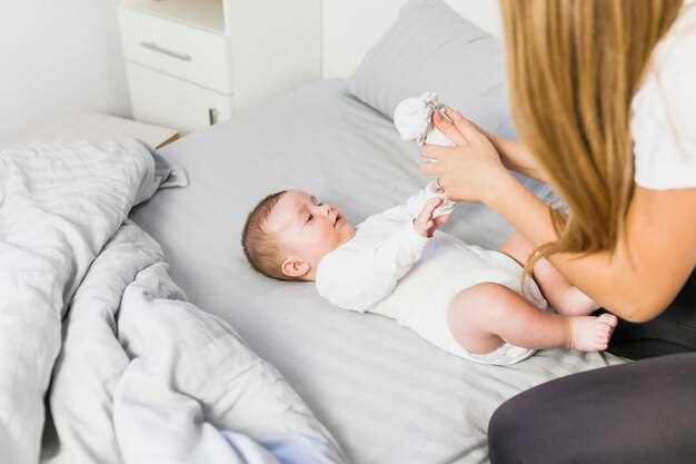 Календарь прививок для новорожденных: какие прививки делаются в первый год жизни?